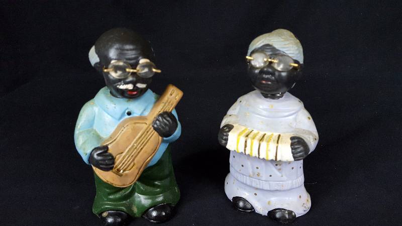 lot 315 image: Vintage Bobble Head Coin Bank