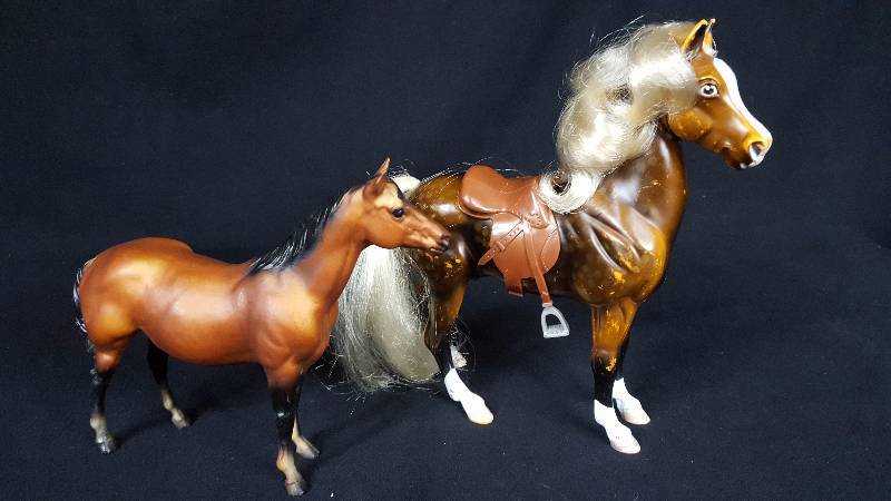 lot 318 image: Breyer Horse