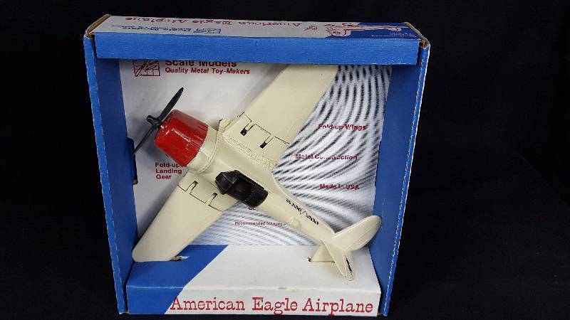 lot 326 image: American Eagle Airplane
