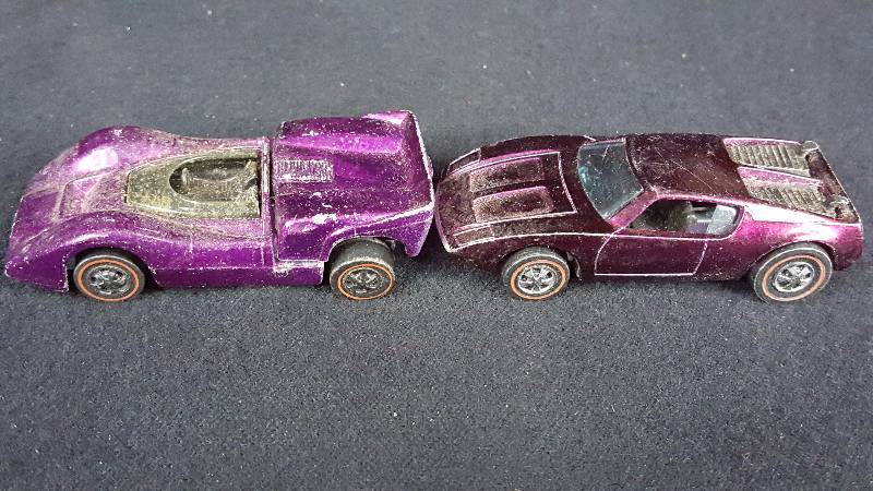 lot 334 image: (2) Redline Hot Wheels