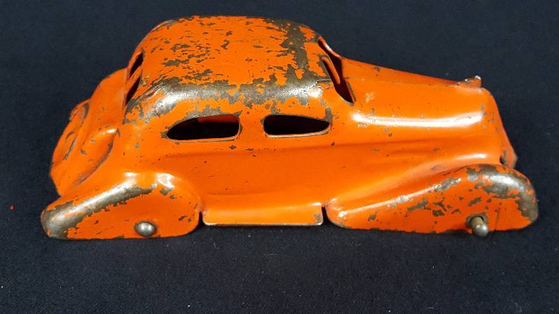 lot 343 image: Wyandotte Toy Sedan