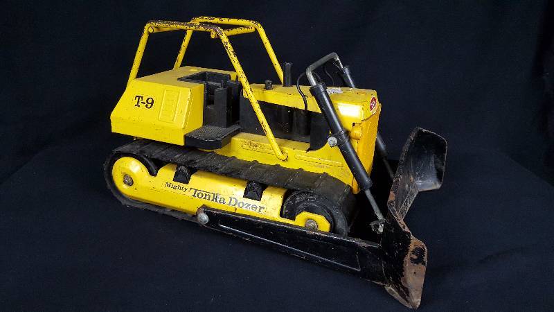 lot 348 image: Tonka Toy T-9 Mighty Dozer