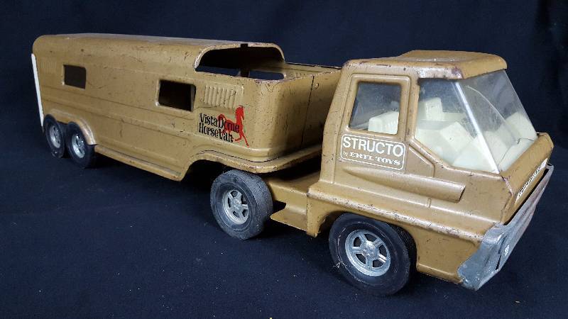 lot 351 image: Structo Vista Dome Horse Van