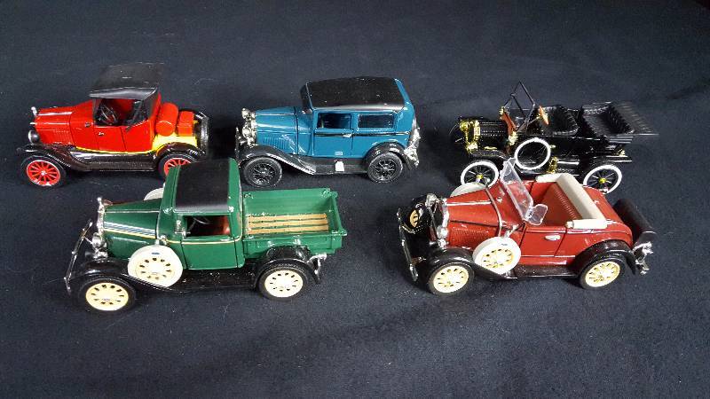 lot 370 image: National Motor Museum Die Cast Cars