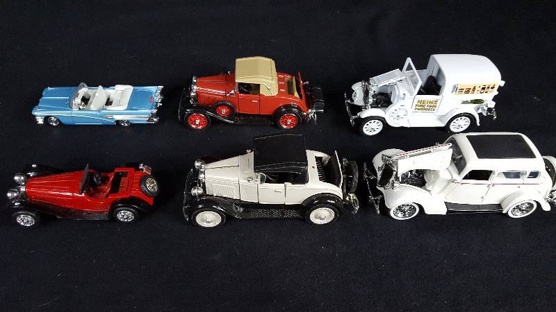 lot 372 image: National Motor Museum Die Cast Cars