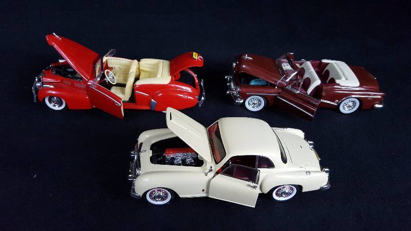 lot 373 image: Signature Die Cast Cars