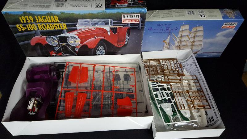 lot 407 image: (2) Minicraft Models