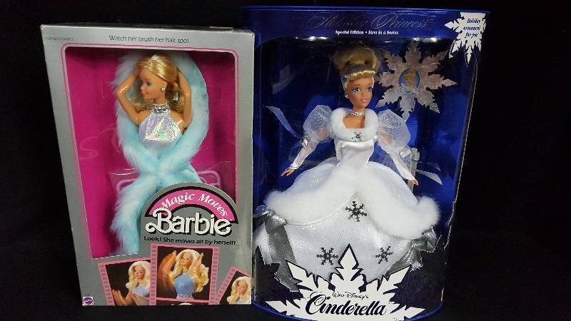lot 419 image: Barbie Dolls