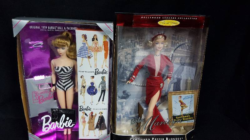 lot 420 image: Barbie Dolls