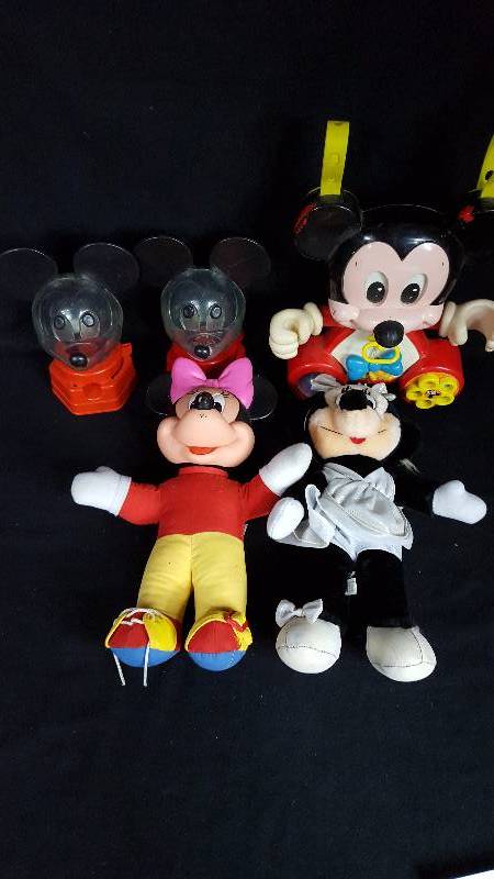 lot 422 image: Mickey Mouse