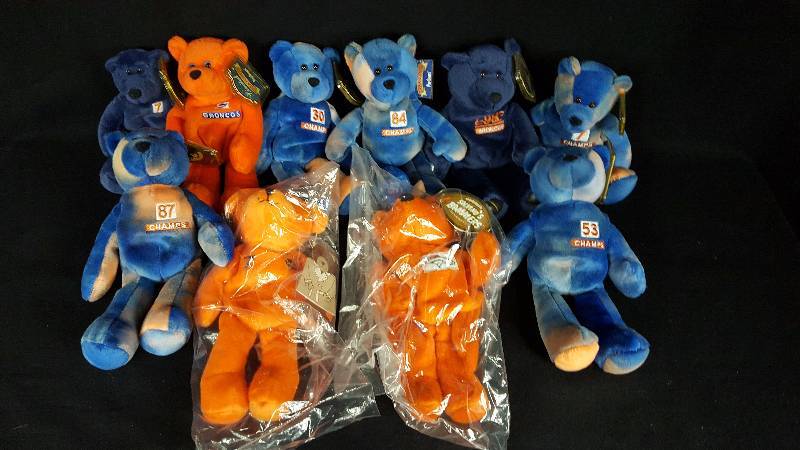 lot 426 image: John Elway & Broncos