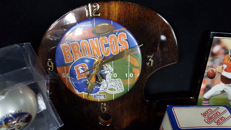lot 427 image: John Elway & Broncos