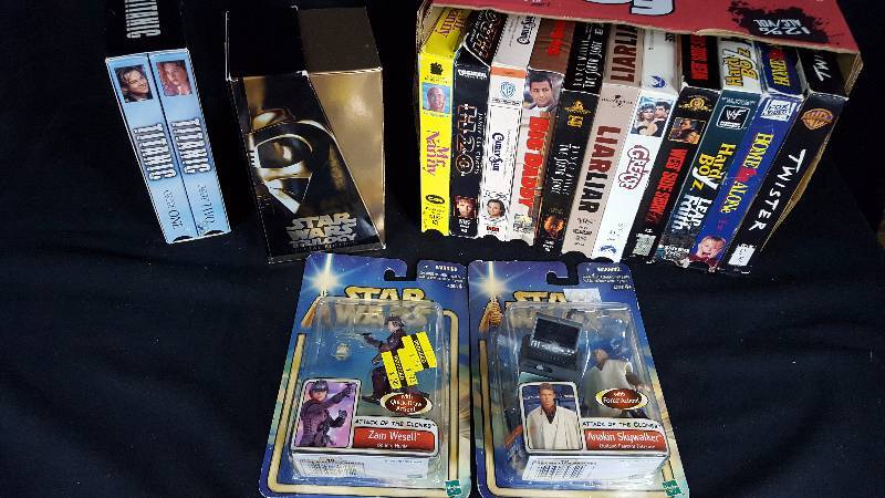 lot 433 image: Star Wars & Titanic VHS Tapes