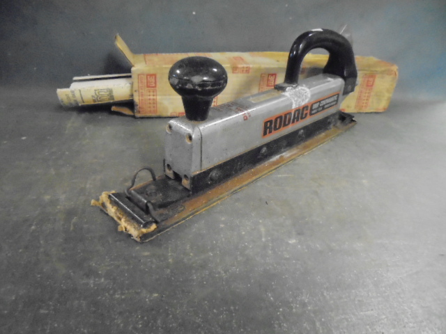 lot 42 image: Pneumatic Sander