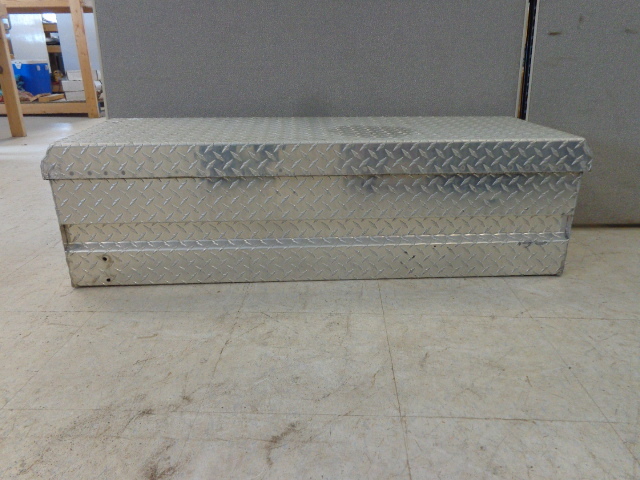 lot 37 image: Truck Bed Tool Box