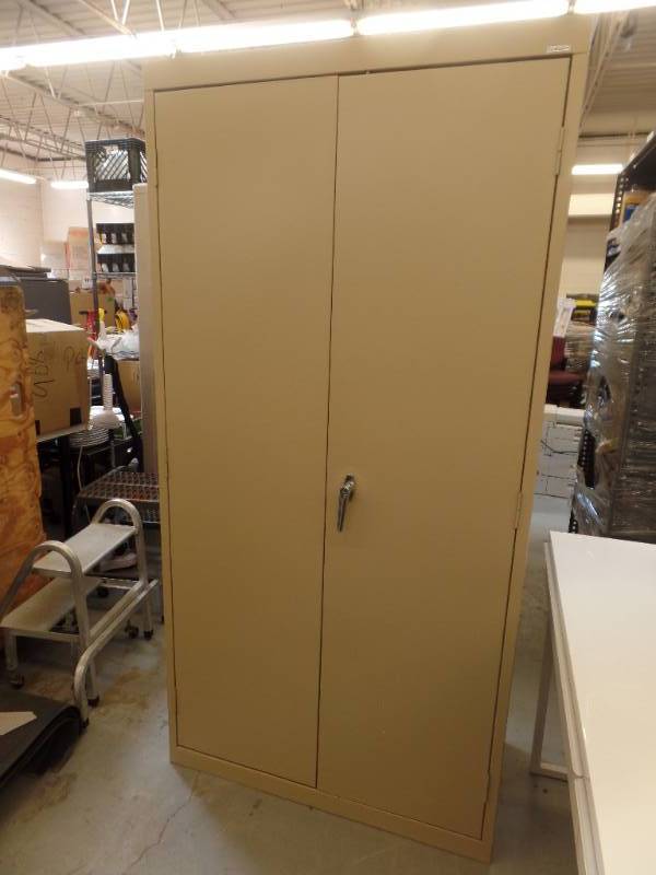 lot 120 image: METAL STORAGE CABINET