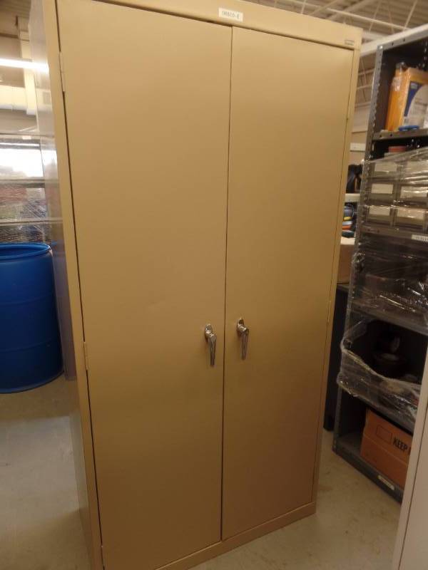 lot 122 image: METAL STORAGE CABINET