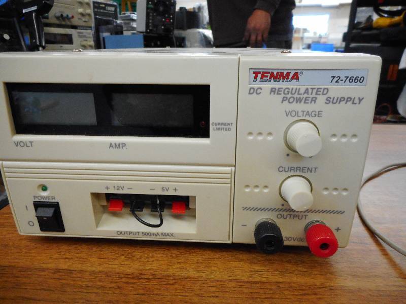 lot 174 image: DC REGULATED POWER SUPPLY