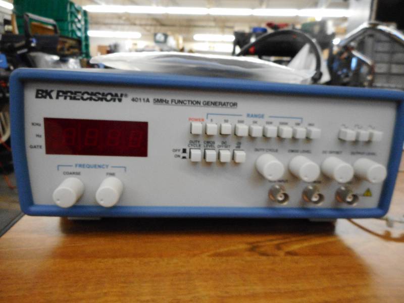 lot 179 image: 5 MHz FUNCTION GENERATOR