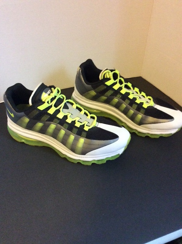 Nike AirMax - Mens 12