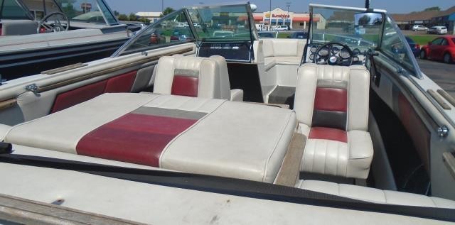 1986 Rinker v170 Fiberglass 140HP Mercruiser Inboard