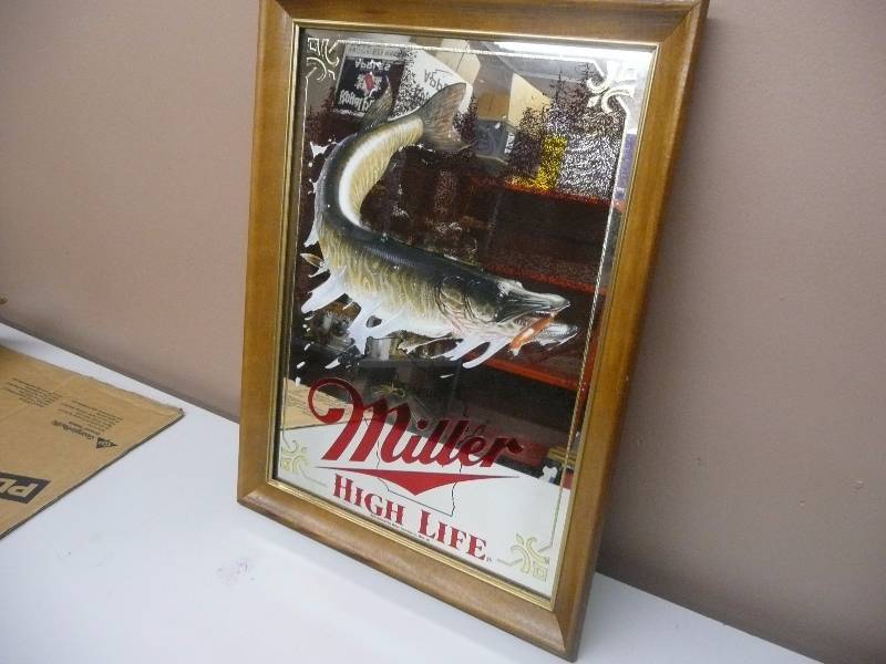 lot 4 image: MILLER HIGH LIFE FIRST EDITION WISCONSIN SPORTSMAN SERIES MIRROR (GOES WITH LOTS 3,5,6,7,8 FOR COMPLETE SERIES) - MUSKY - NEW IN BOX - NEW OLD STOCK - SEE PICTURES