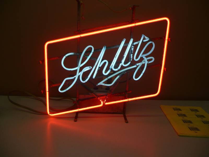 schlitz neon