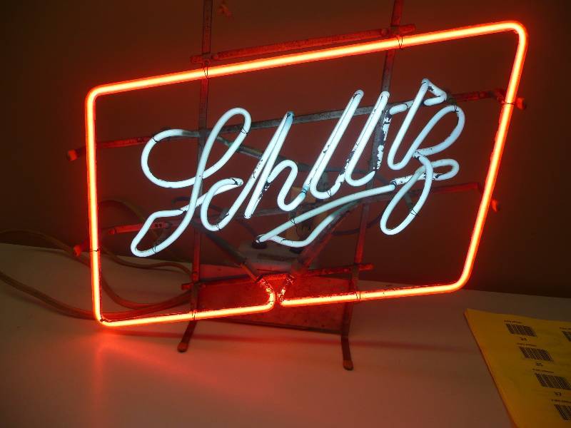 ANTIQUE SCHLITZ BEER NEON LIGHT! - OLD SCHOOL! VERY COOL! WORKS GOOD ...