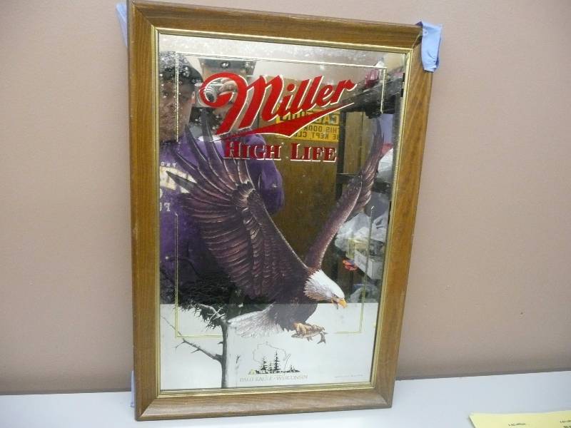 lot 38 image: MILLER HIGH LIFE WILD LIFE SERIES FIRST PRINTING, AMERICAN BALD EAGLE FIRST IN THE SERIES - STILL IN BOX - GOES WITH LOTS 39,40,41,42,43 FOR COMPLETE SET - SEE PICTURES