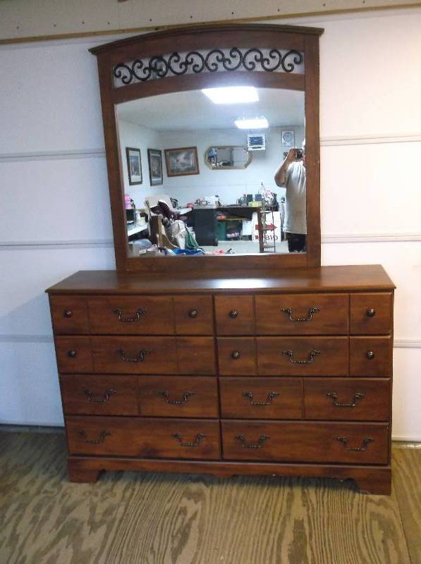 Dresser