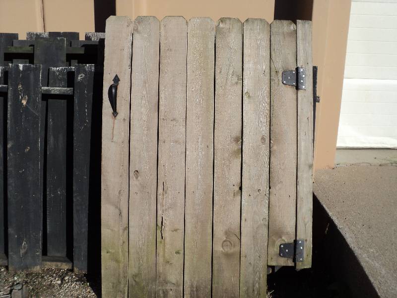 lot 3 image: fence gate, 39in wide x59in tall...