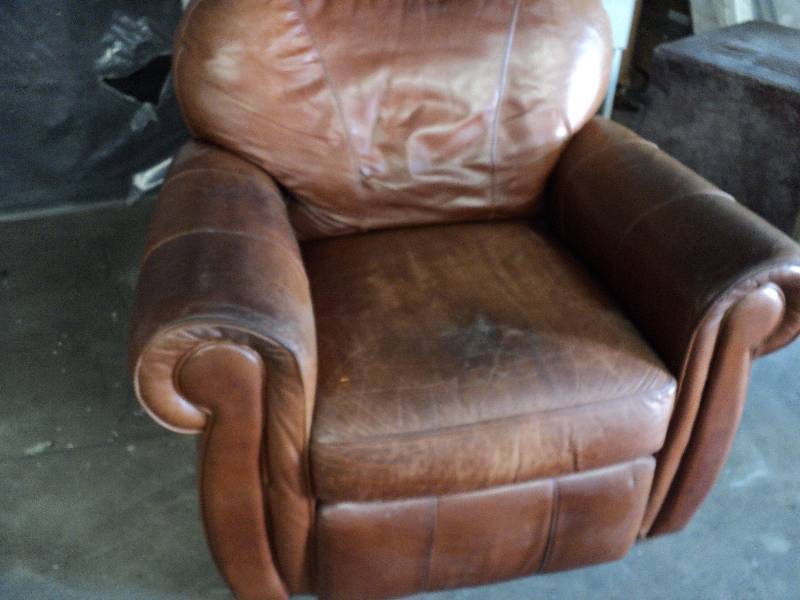 lot 14 image: leather chair...
