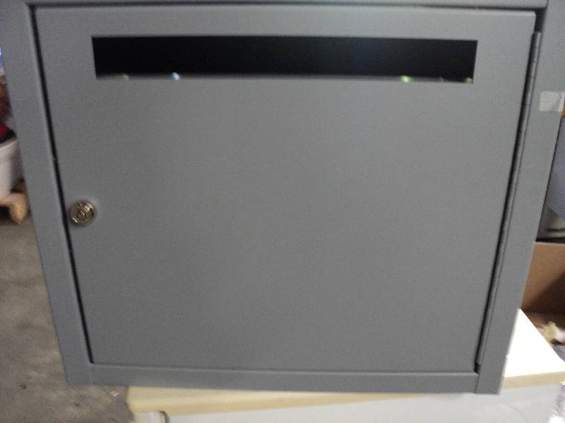 lot 18 image: lockable drop box...