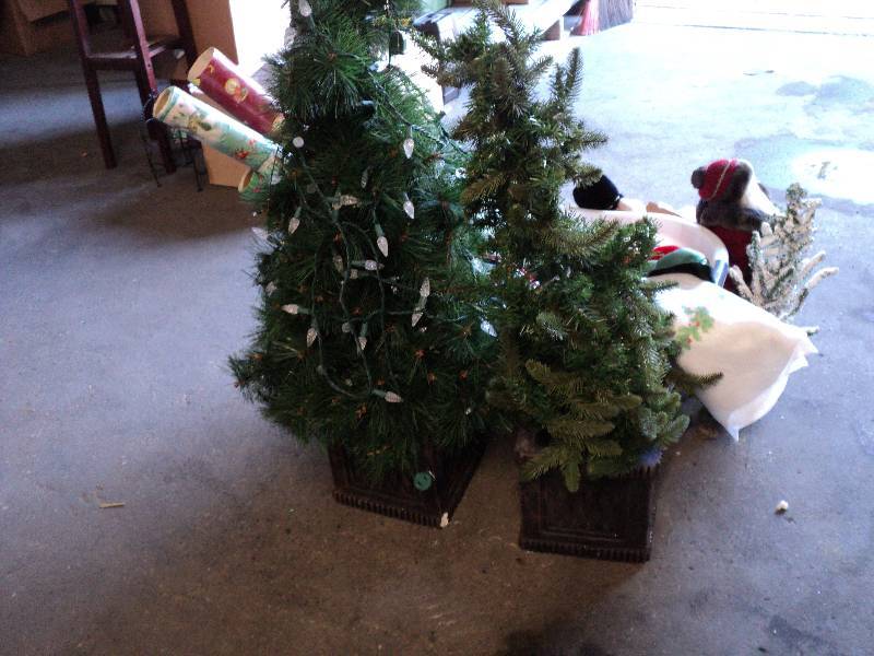 lot 23 image: 2 christmas trees 3ft high and tub ...
