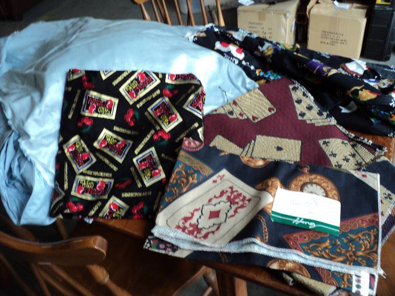 lot 33 image: 12 yards of blue material plus misc...