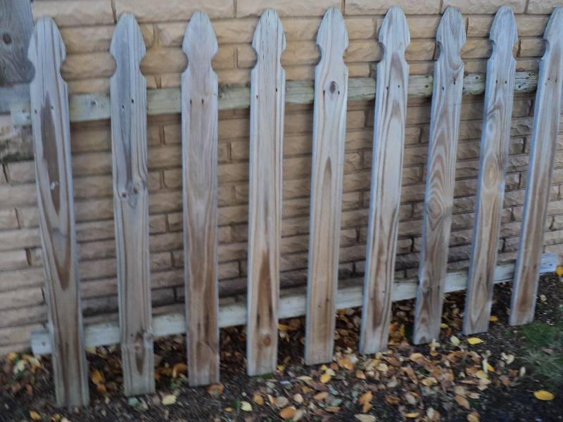 lot 59 image: unpainted picket fence 43in high x ...