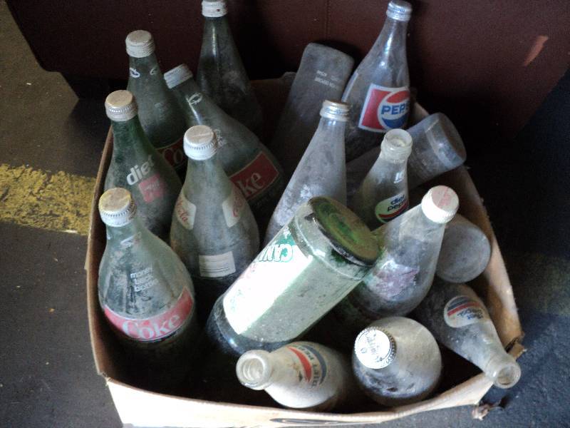 lot 64 image: box of 17 coke and pepsi glass bott...