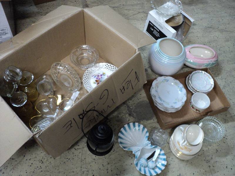 lot 74 image: box of glassware and pottery, new a...