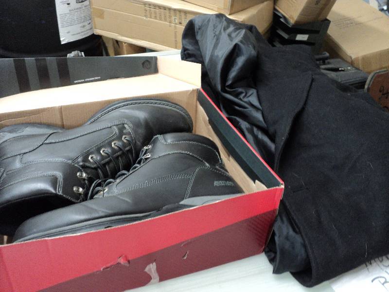 lot 85 image: Rustler Advantage shoes, size 13 an...