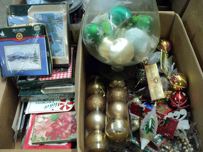 lot 95 image: 2 boxes of christmas dcor and car...