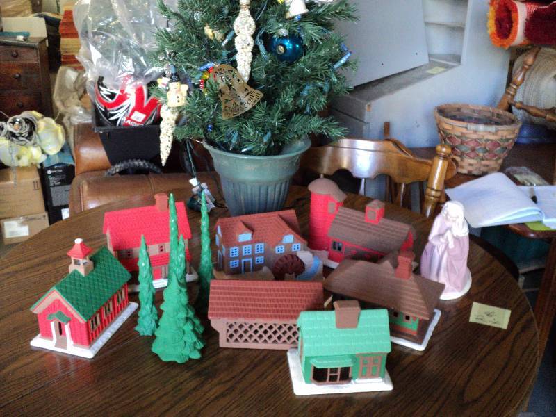 lot 99 image: christmas tree and ceramic christma...