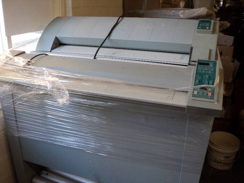 lot 109 image: plotter- OCE 9400- 11 powers on but...