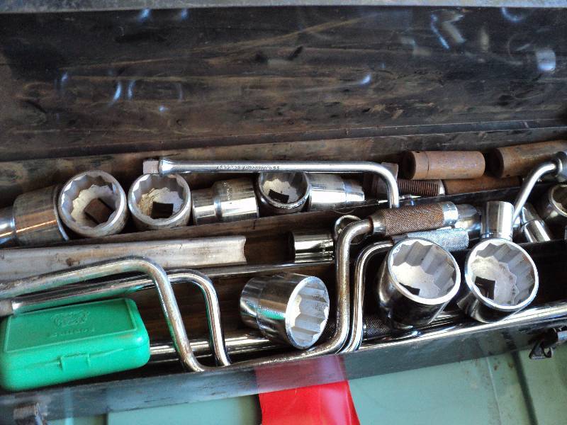 lot 110 image: metal toolbox full of tools...