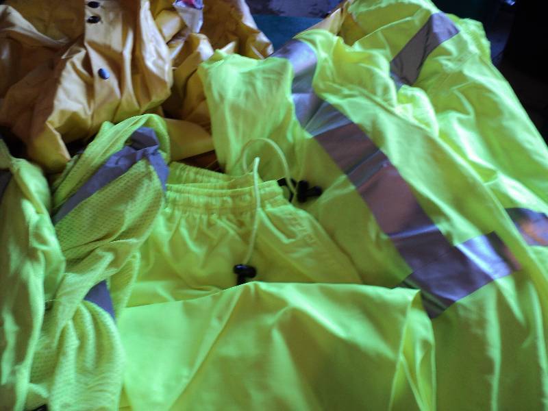 lot 132 image: mens reflective clothing and rainco...