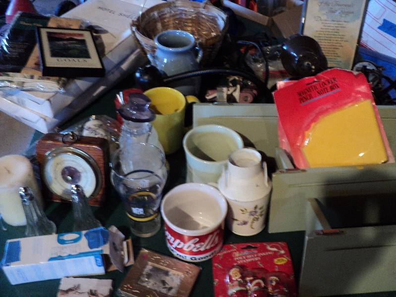 lot 164 image: box of household, includes lams, gl...