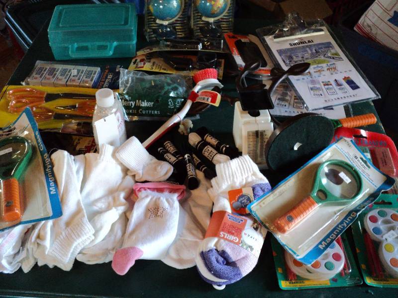 lot 175 image: box of new items...