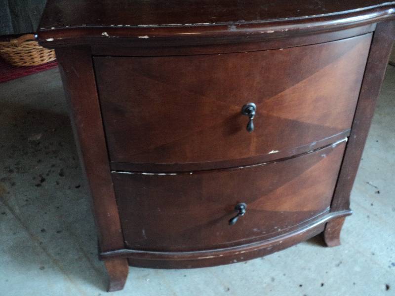 lot 187 image: 2 drawer cabinet 28widex17deepx28hi...