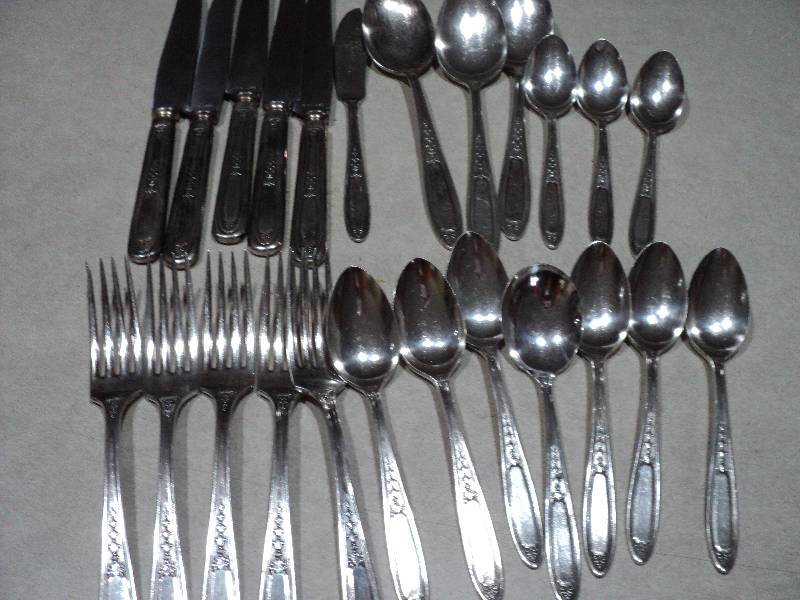 lot 191 image: Tudor place onieda stainless silver...