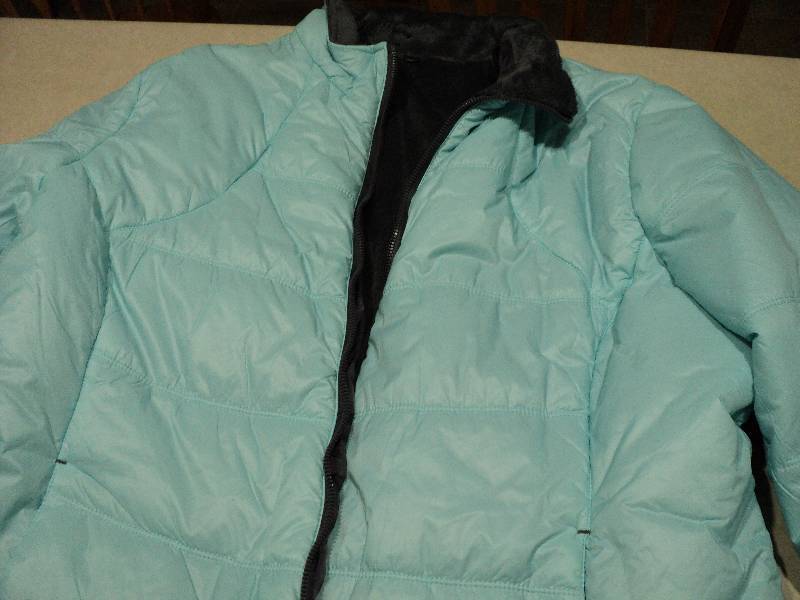 lot 192 image: blue ladys jacket, looks like a me...