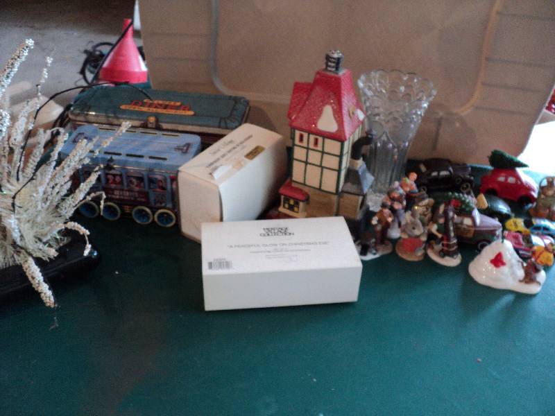 lot 201 image: department 56 collectables...